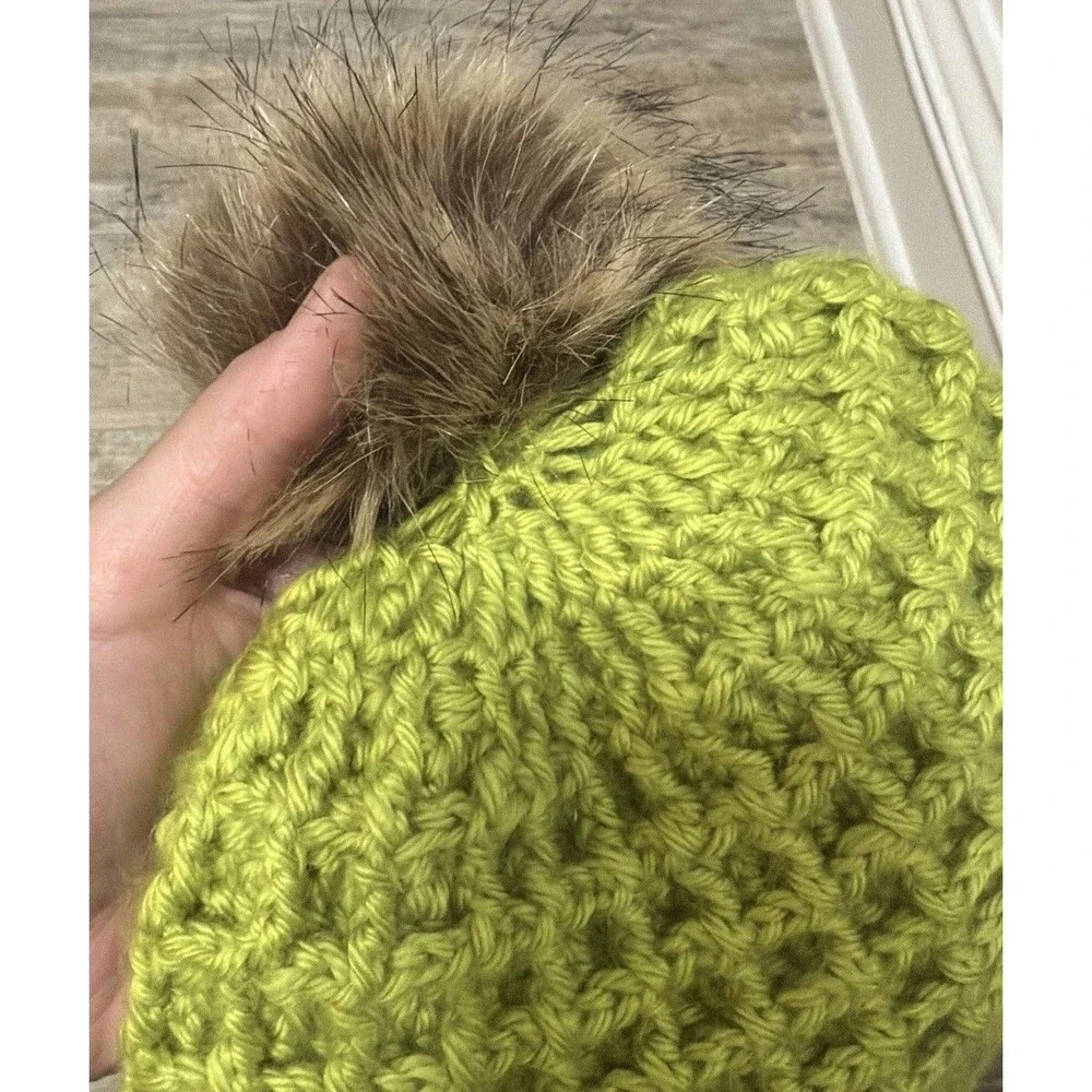 New Hand Crocheted Waffle Green Acrylic Faux Fur Pom Pom Beanie Hat Women